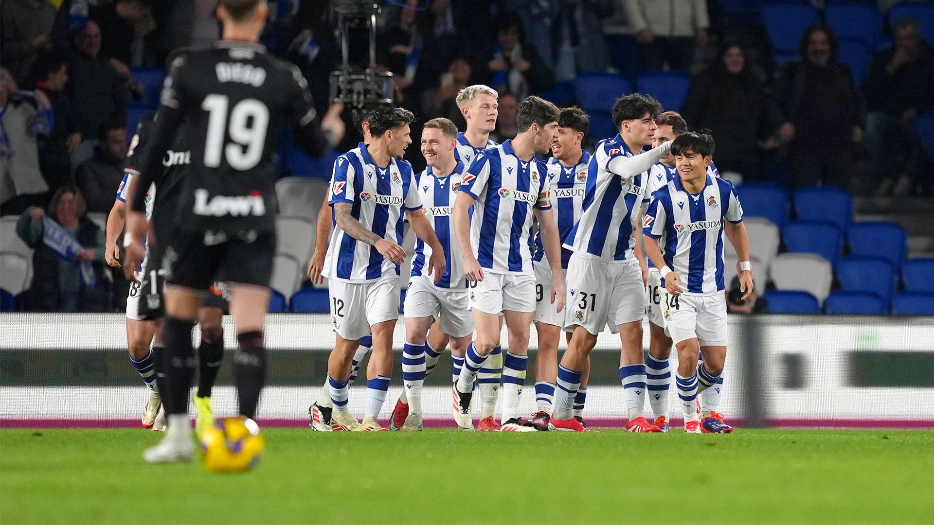 B席：现在英超的标准比我刚来时还高，感觉每三天就踢一场欧冠.