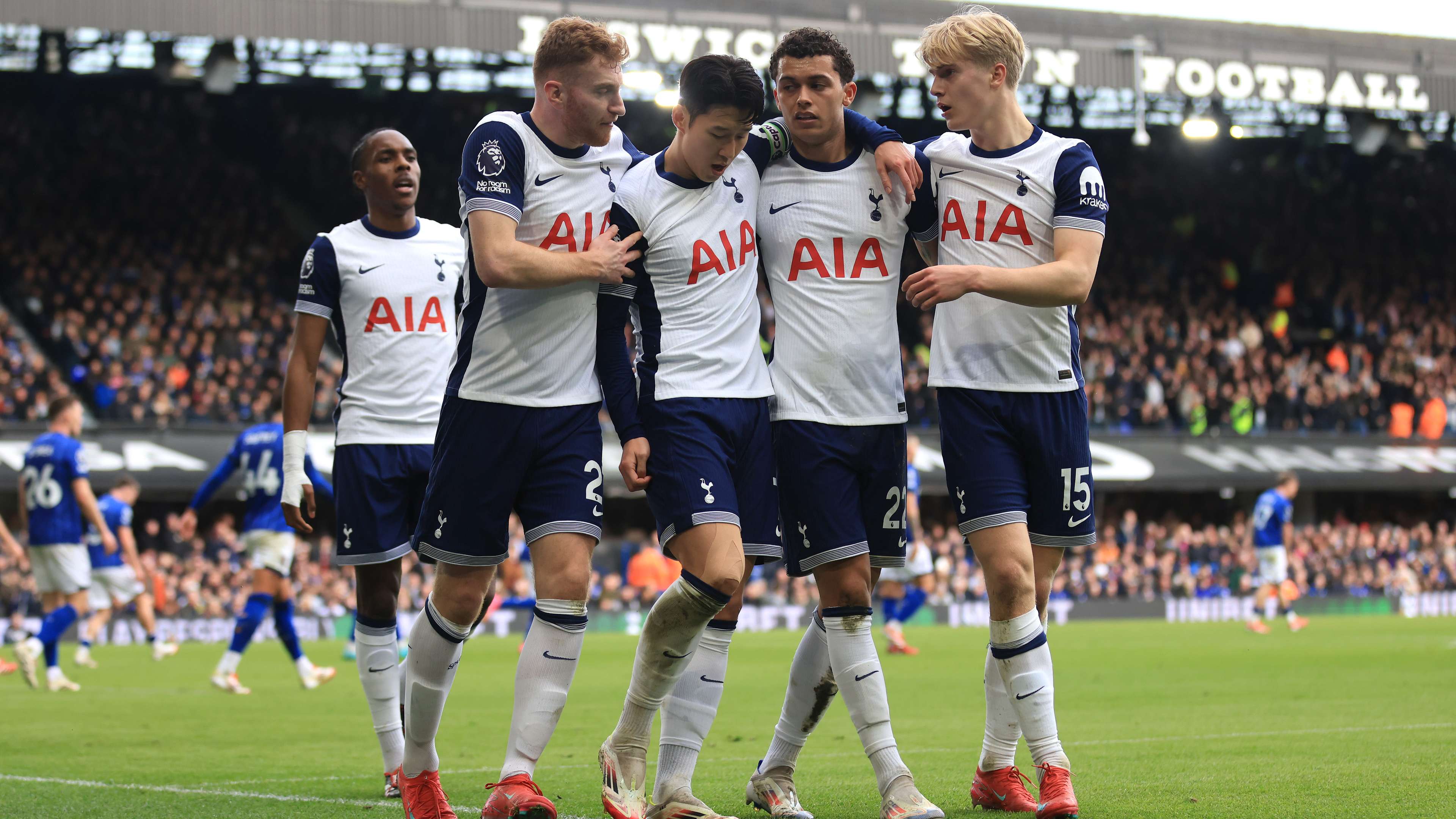 迷你羅重返皇馬青訓踢球！父親C羅至今還沒下家！.