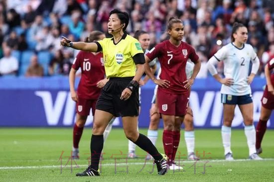 新华社：堪称完美，中国裁判执法史上首场女足世界杯英阿大战